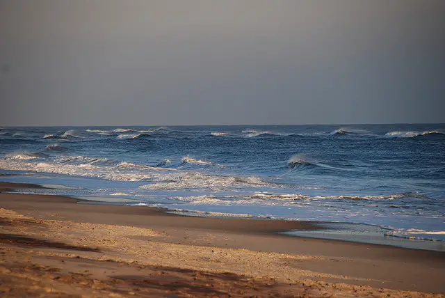 Jones Beach Water Temperature: Forecasts & current water temp